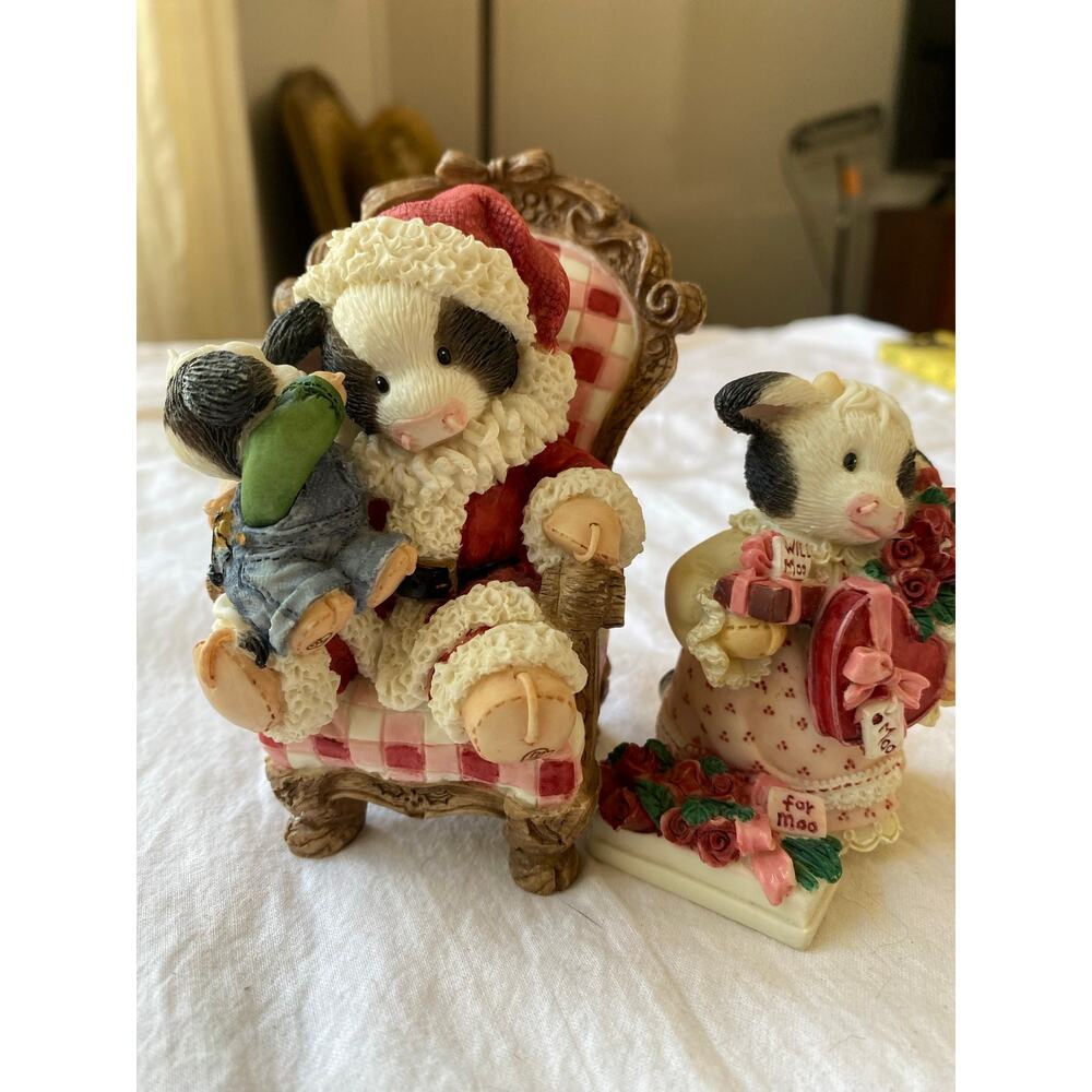 Enesco "Mary's Moo Moos" collection, specifically the 1998 Christmas